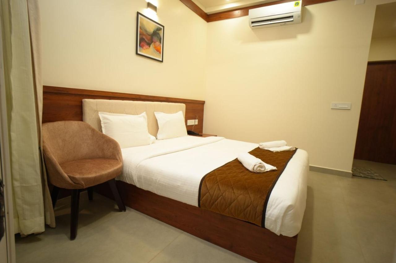 Royalton Residency Hotel Mundakayam Luaran gambar