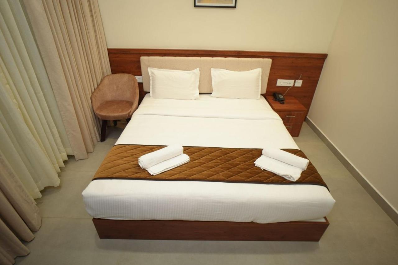 Royalton Residency Hotel Mundakayam Luaran gambar