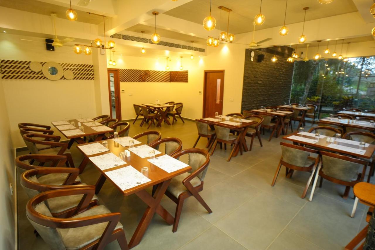 Royalton Residency Hotel Mundakayam Luaran gambar