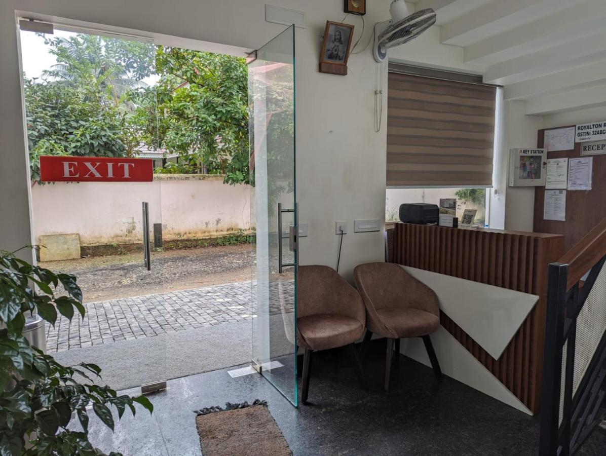 Royalton Residency Hotel Mundakayam Luaran gambar