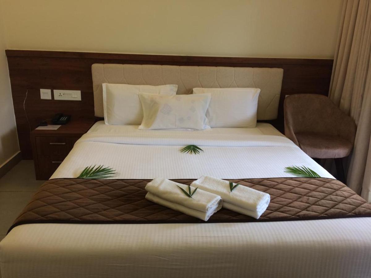 Royalton Residency Hotel Mundakayam Luaran gambar