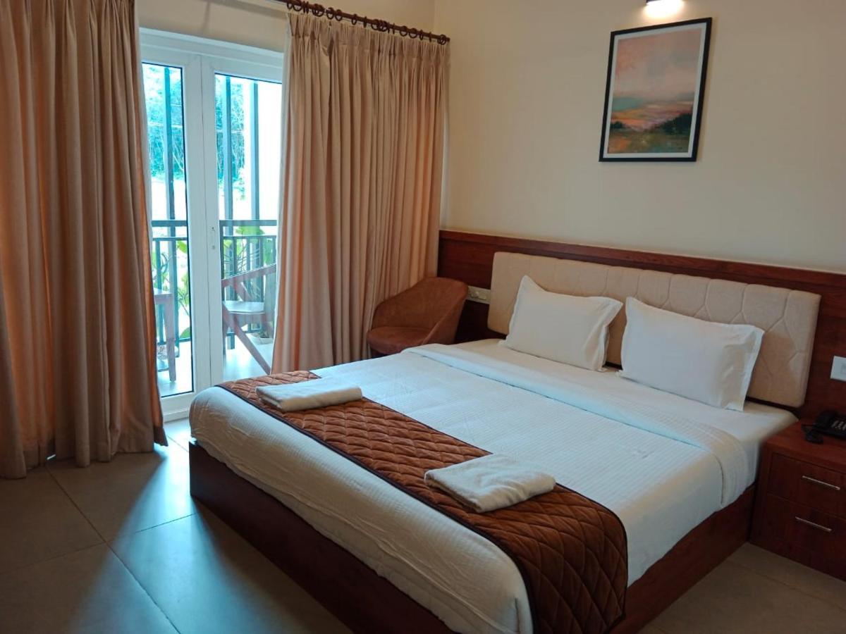 Royalton Residency Hotel Mundakayam Luaran gambar