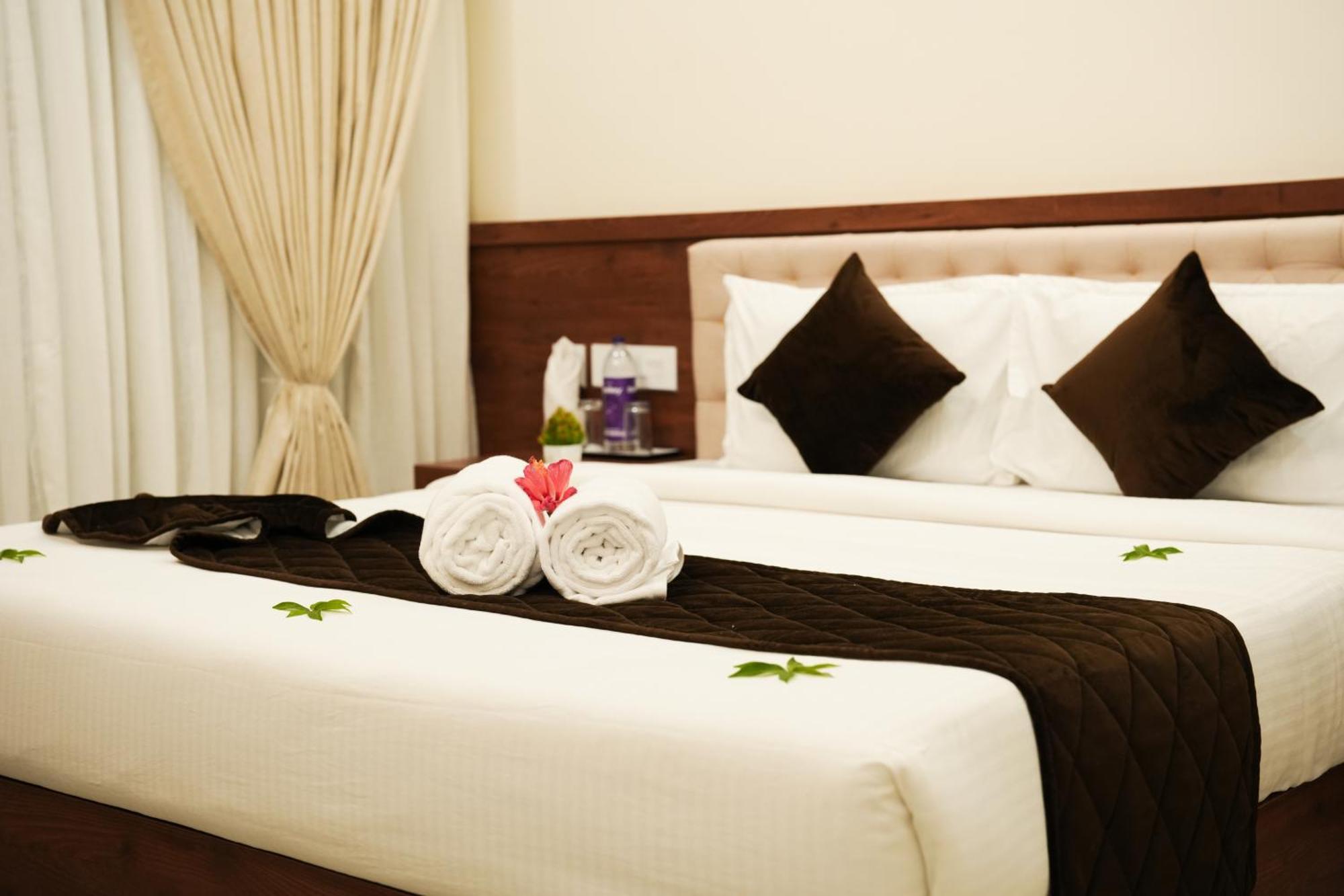 Royalton Residency Hotel Mundakayam Luaran gambar